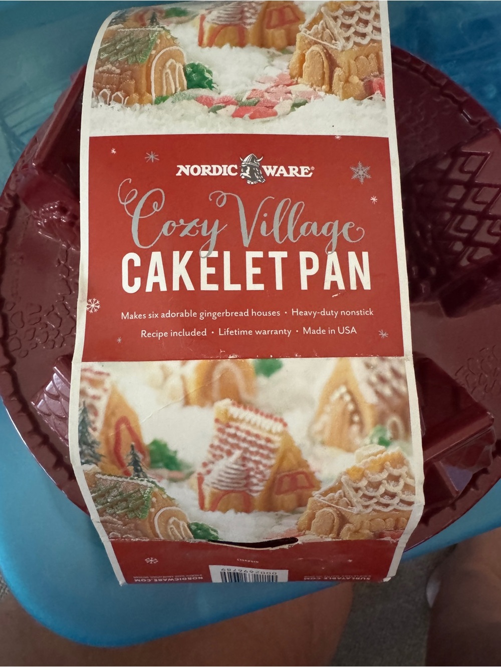 Nordic Ware Cozy Village Cakelet Village Pan